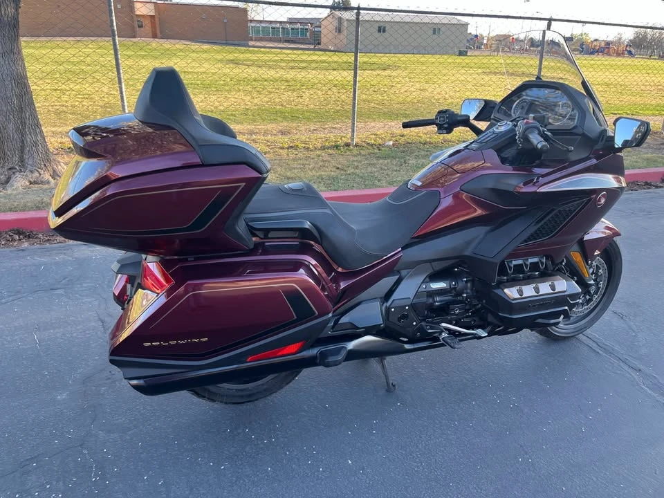 2025 Honda Gold Wing - Image 16 of 20