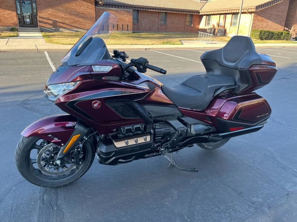 2025 Honda Gold Wing - Image 13 of 20