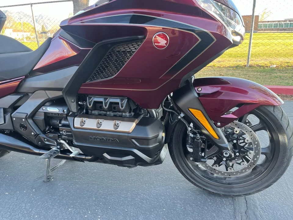 2025 Honda Gold Wing - Image 2 of 20