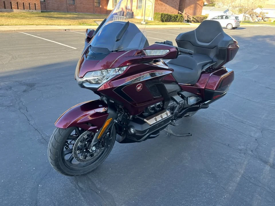 2025 Honda Gold Wing - Image 10 of 20
