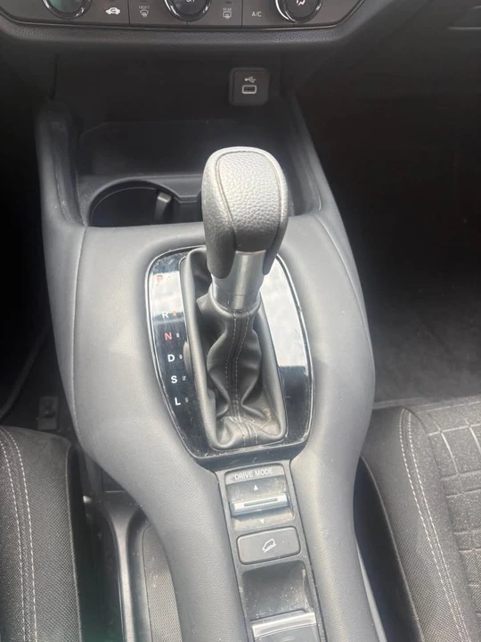 2025 Honda HR-V 3rd Gen - Image 14 of 20