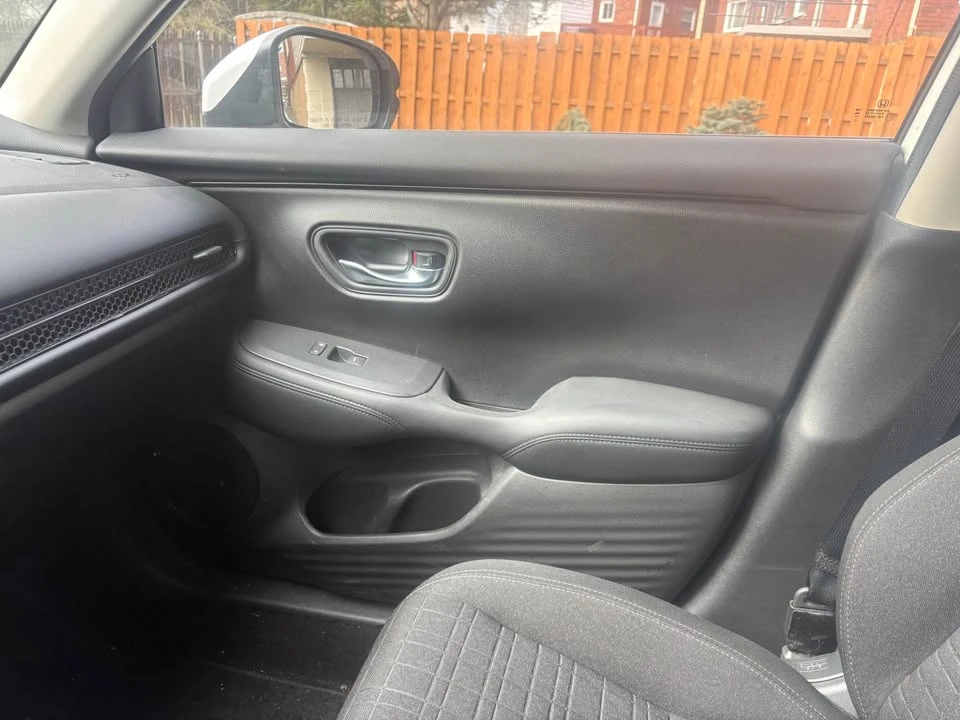 2025 Honda HR-V 3rd Gen - Image 12 of 20