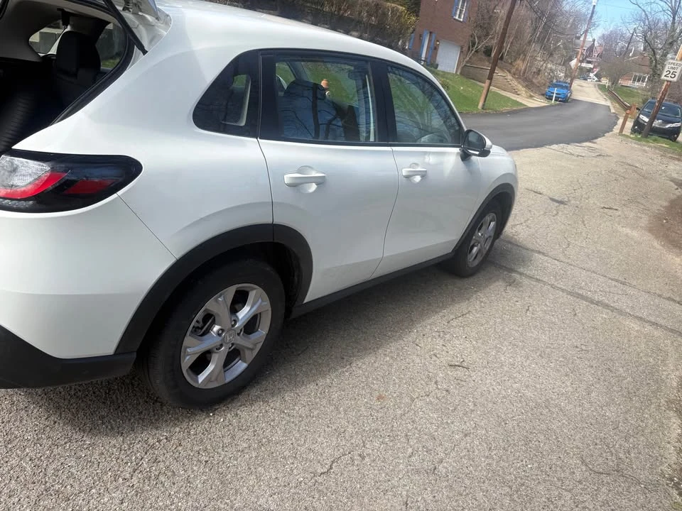 2025 Honda HR-V 3rd Gen - Image 4 of 20