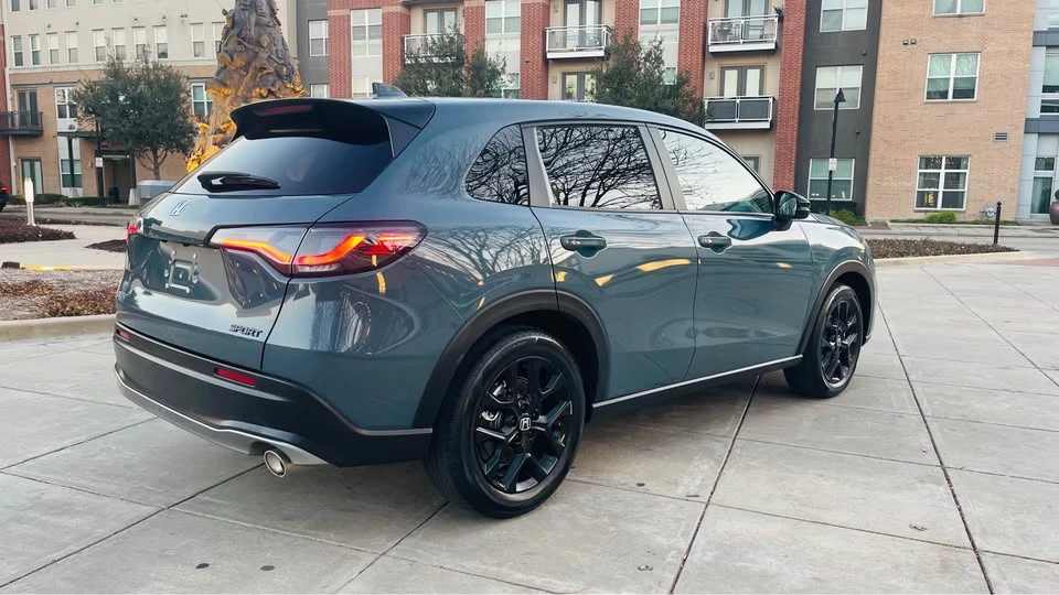2025 Honda HR-V 3rd Gen - Image 5 of 16