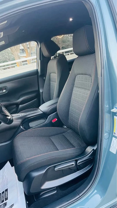 2025 Honda HR-V 3rd Gen - Image 10 of 16