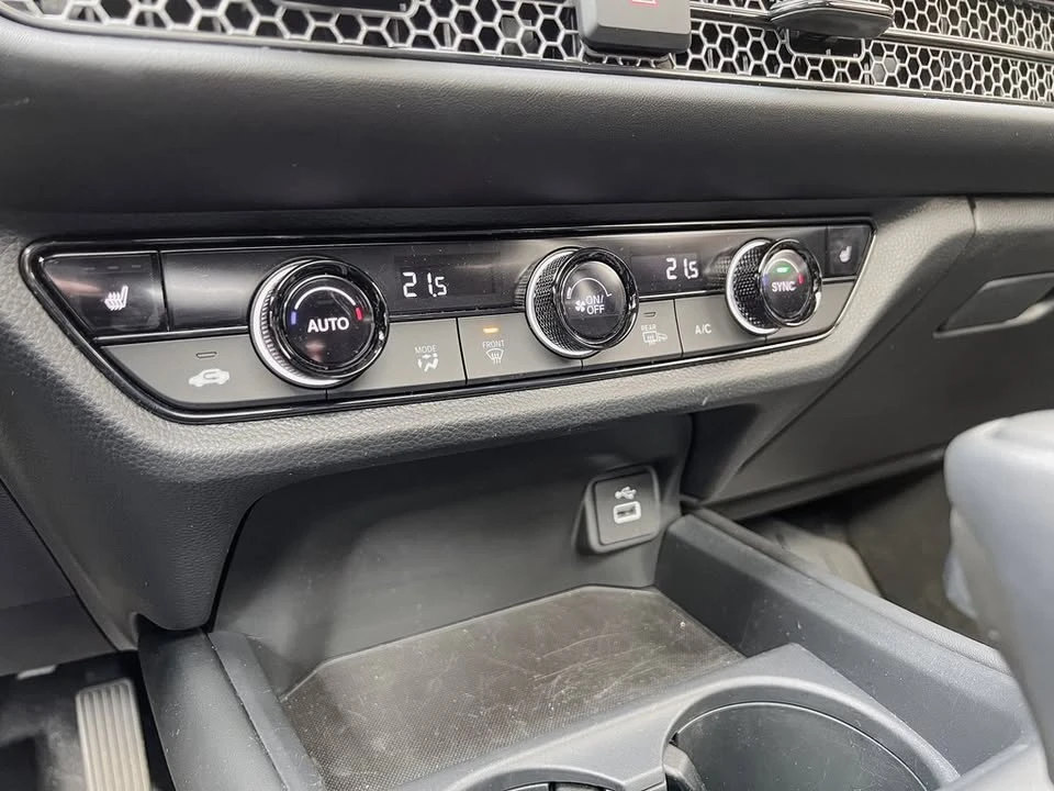 2025 Honda HR-V 3rd Gen - Image 15 of 19