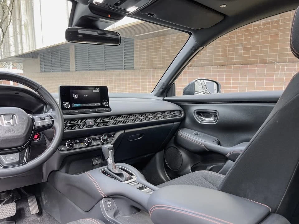 2025 Honda HR-V 3rd Gen - Image 14 of 19