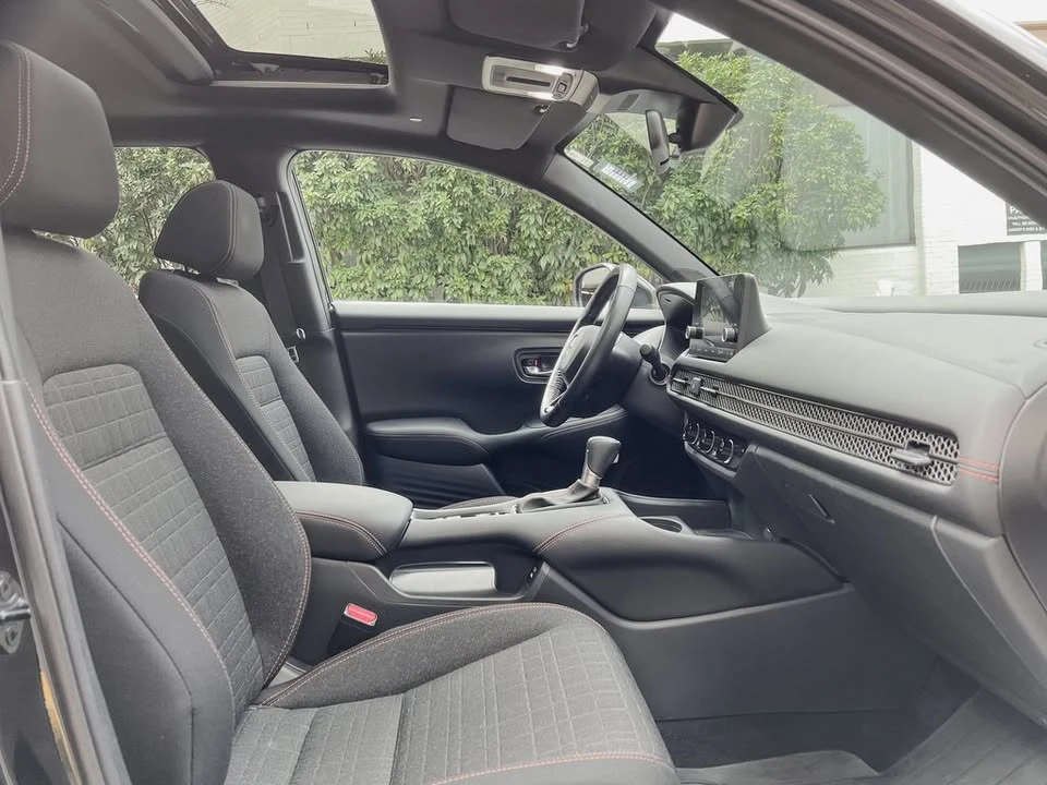 2025 Honda HR-V 3rd Gen - Image 12 of 19