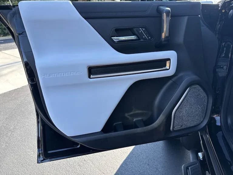2025 Hummer HMMWV - Image 17 of 19