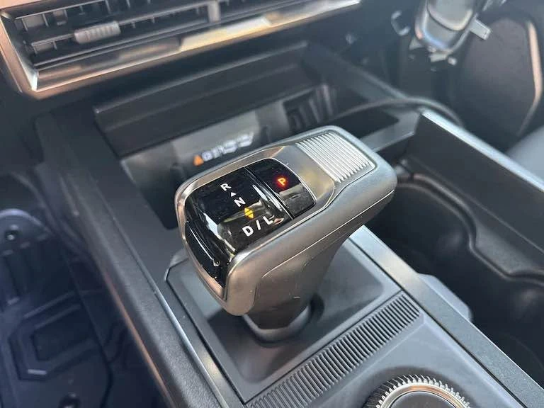 2025 Hummer HMMWV - Image 13 of 19