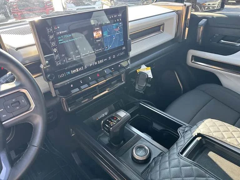 2025 Hummer HMMWV - Image 12 of 19