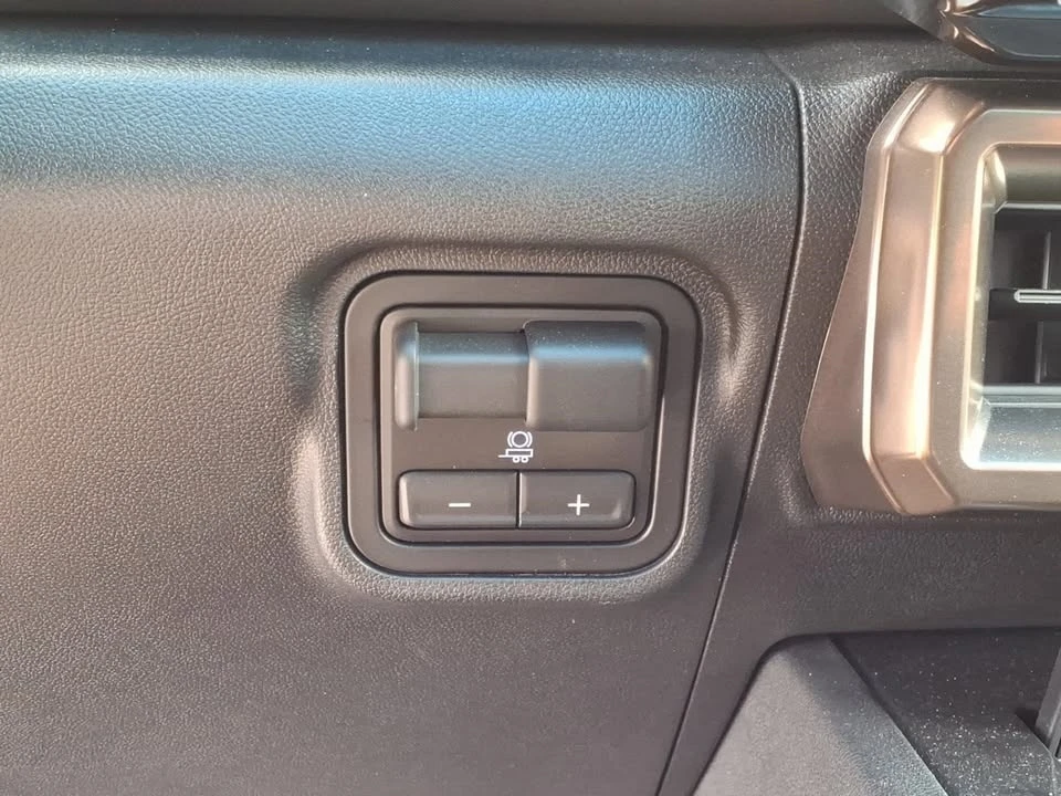 2025 Hummer - Image 17 of 20