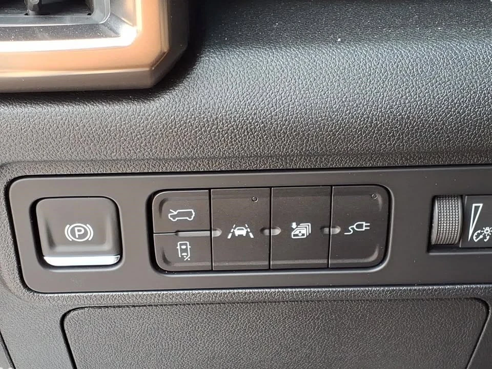 2025 Hummer - Image 19 of 20