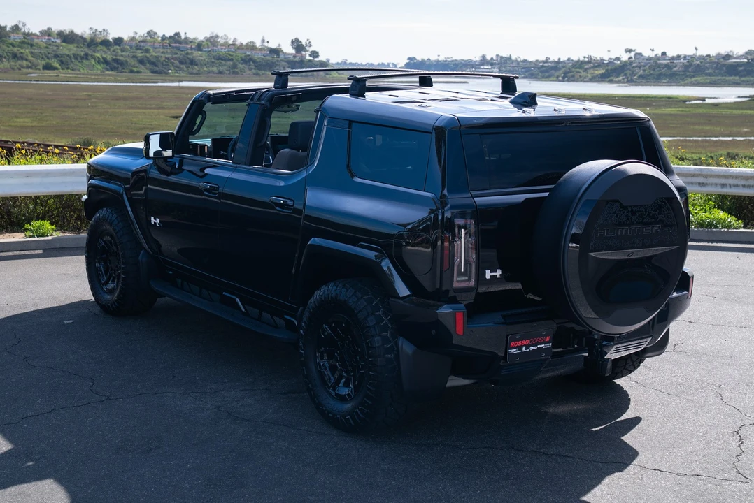 2025 GMC Hummer EV - Image 13 of 21
