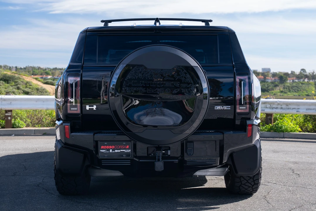 2025 GMC Hummer EV - Image 14 of 21