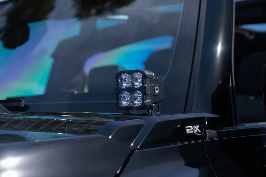 2025 GMC Hummer EV - Image 9 of 21