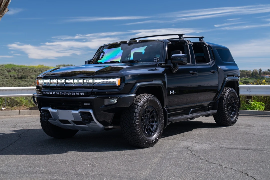 2025 GMC Hummer EV - Image 3 of 21