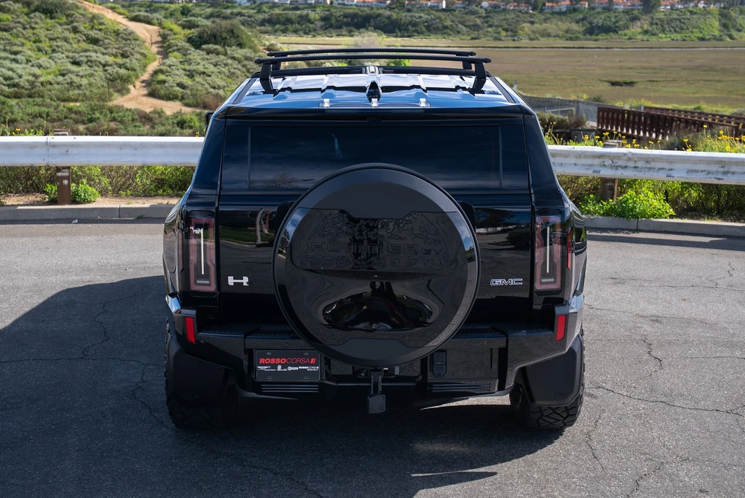 2025 GMC Hummer EV - Image 15 of 21