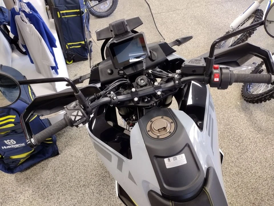 2025 Husqvarna - Image 5 of 6