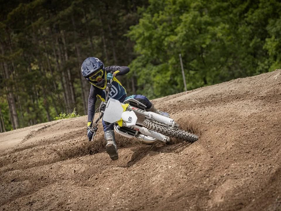 2025 Husqvarna - Image 15 of 20