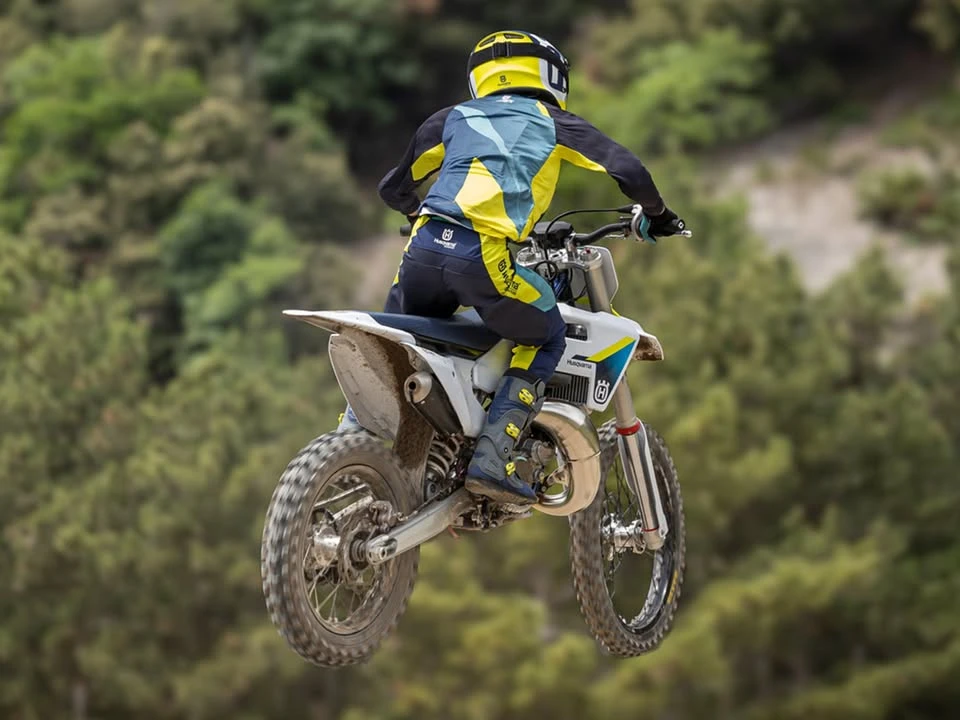 2025 Husqvarna - Image 16 of 20