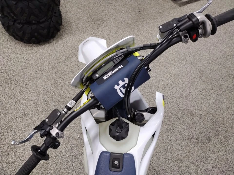 2025 Husqvarna - Image 6 of 20