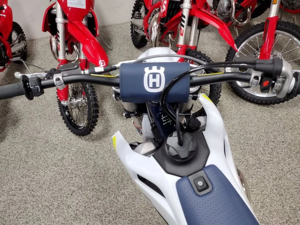 2025 Husqvarna - Image 6 of 7
