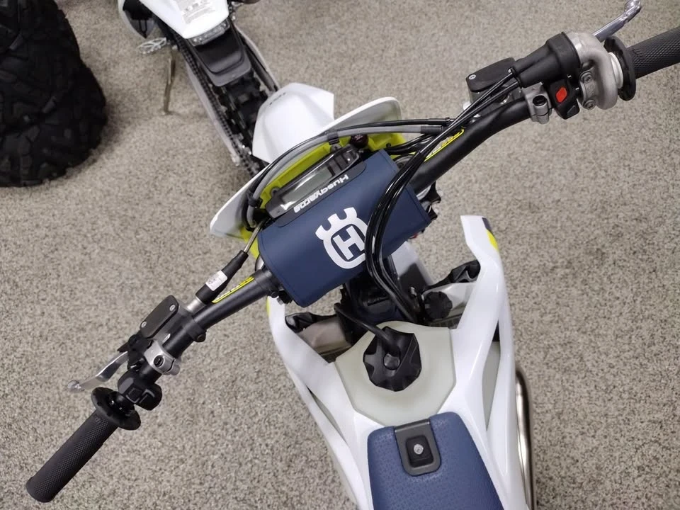 2025 Husqvarna - Image 5 of 6