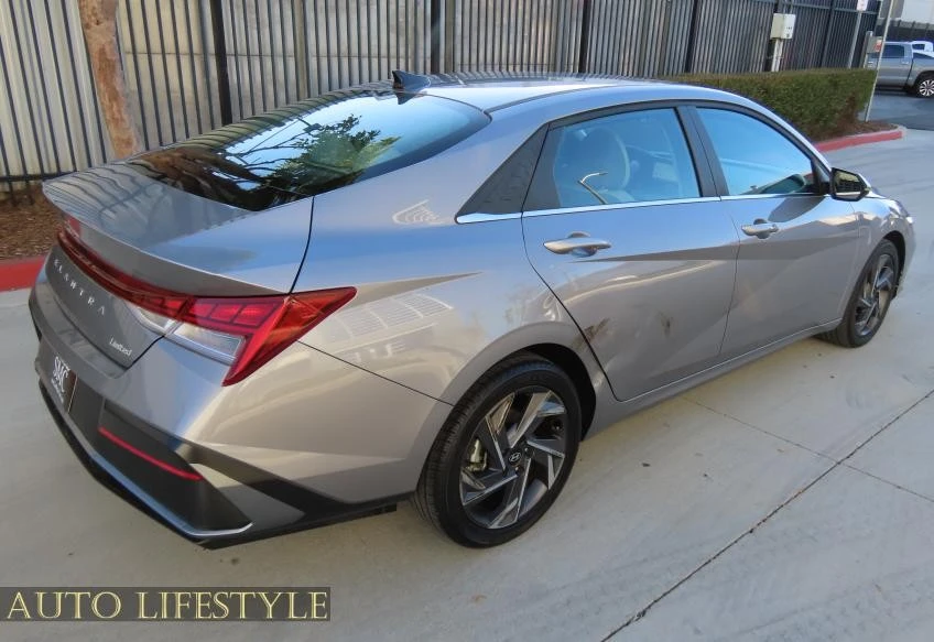 2025 Hyundai Elantra - Image 6 of 21