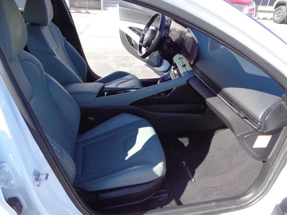 2025 Hyundai Elantra - Image 21 of 21