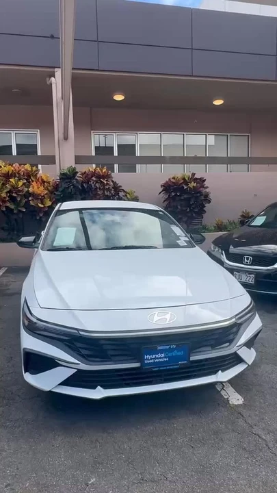 2025 Hyundai Elantra - Image 2 of 2