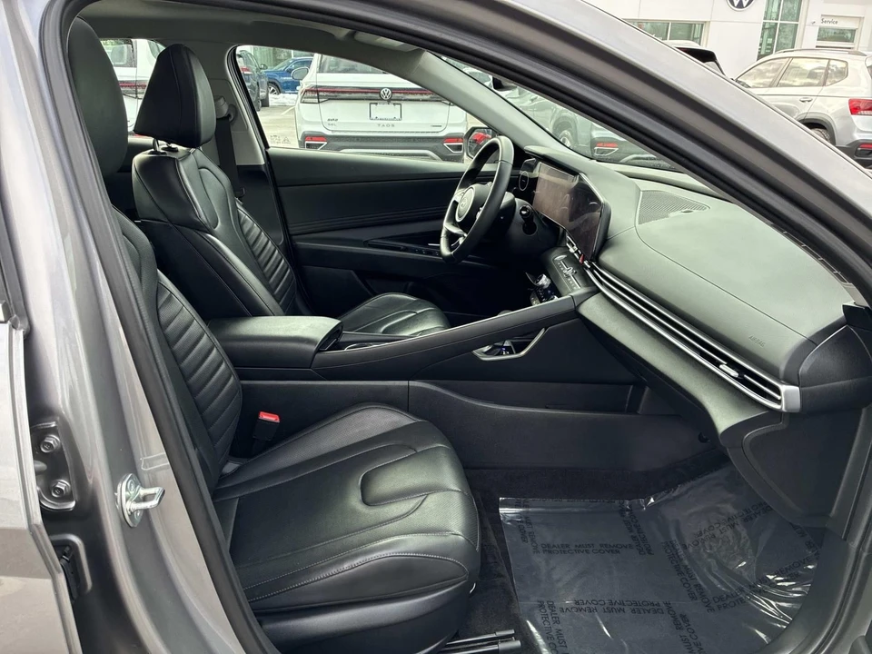 2025 Hyundai Elantra - Image 9 of 21