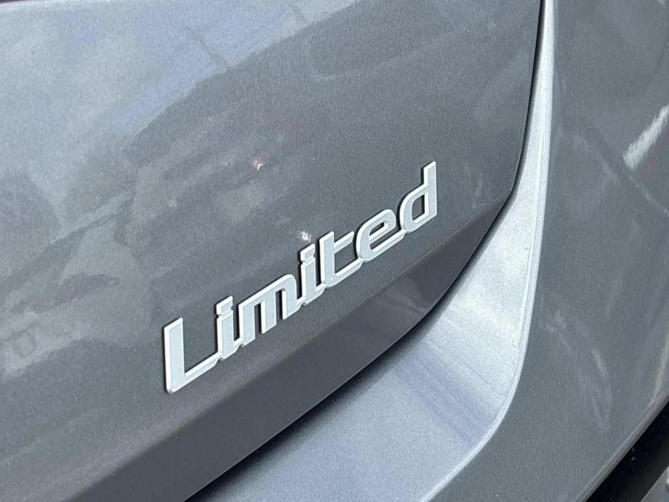 2025 Hyundai Elantra - Image 12 of 21