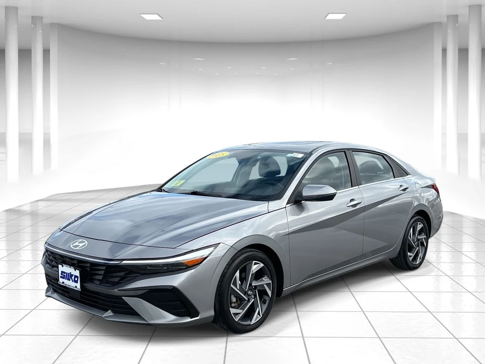 2025 Hyundai Elantra - Image 3 of 21