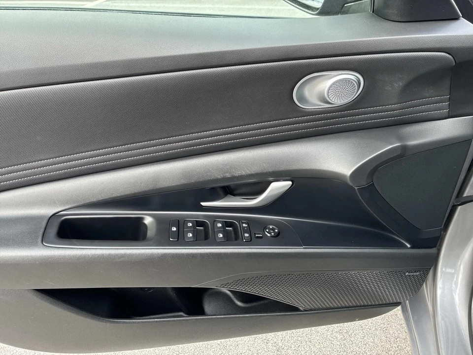 2025 Hyundai Elantra - Image 21 of 21