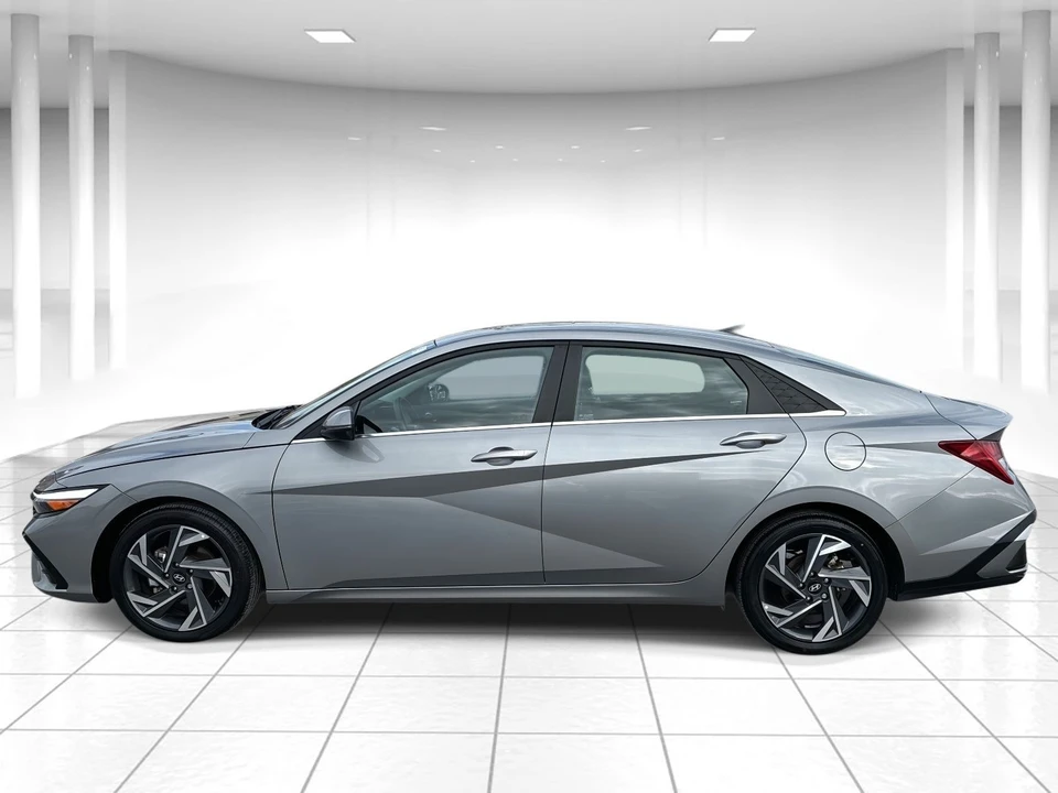 2025 Hyundai Elantra - Image 4 of 21