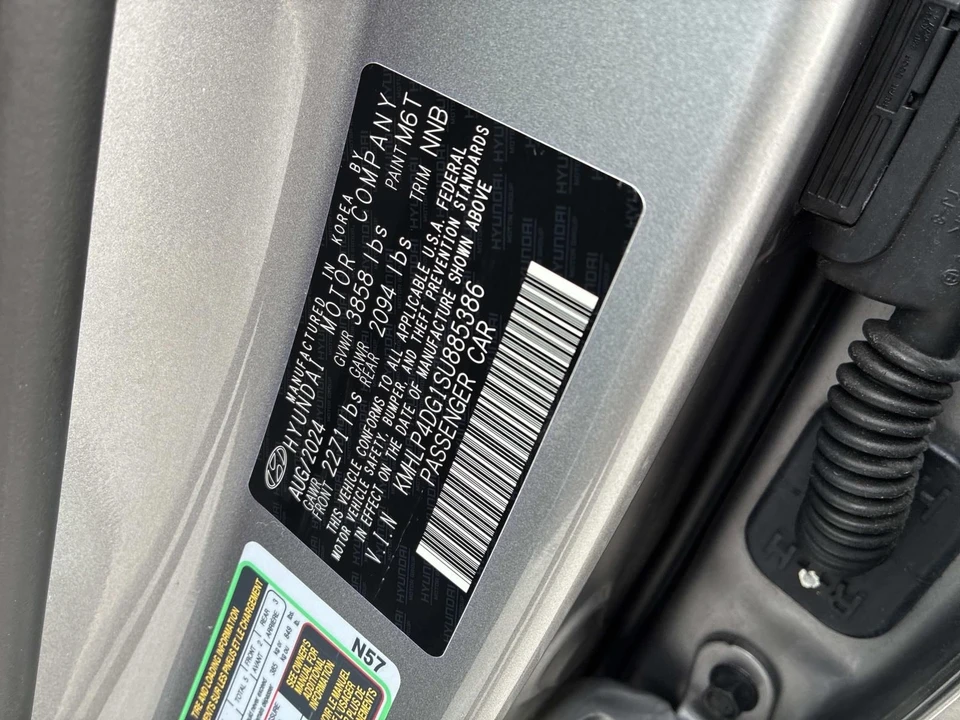 2025 Hyundai Elantra - Image 19 of 21