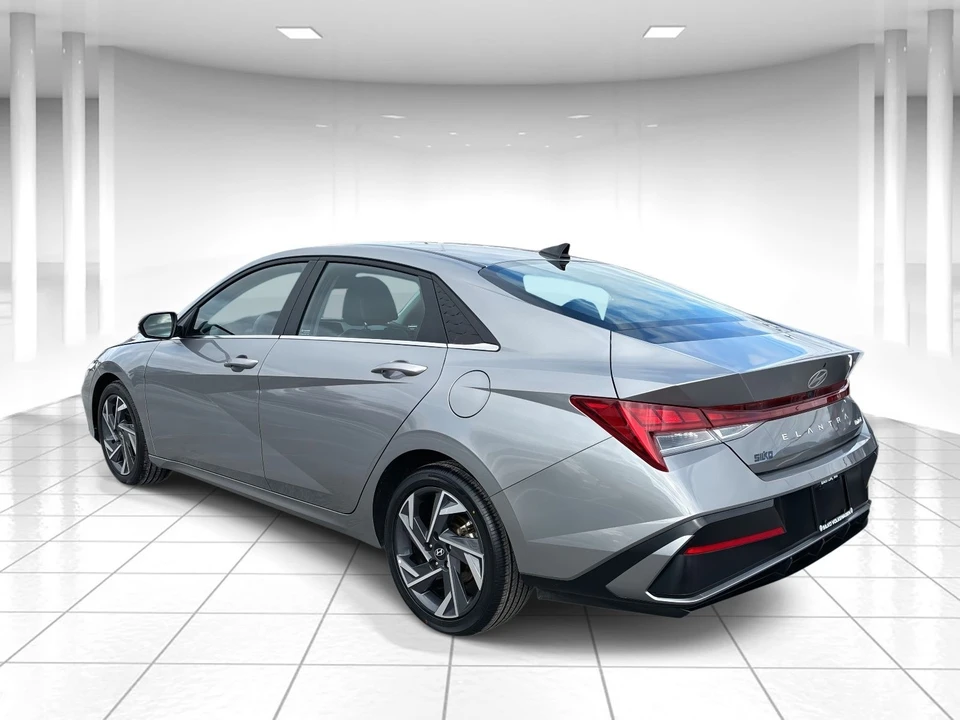 2025 Hyundai Elantra - Image 5 of 21