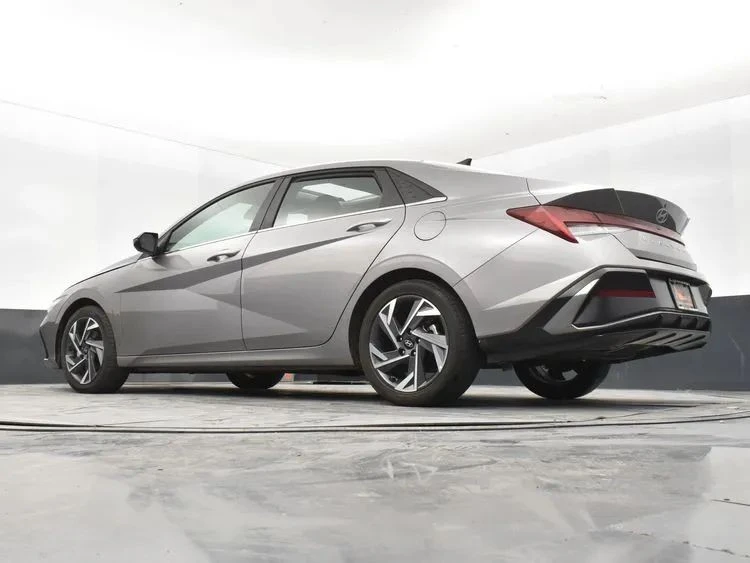 2025 Hyundai Elantra - Image 12 of 12