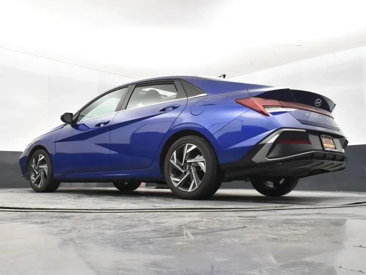 2025 Hyundai Elantra - Image 12 of 12