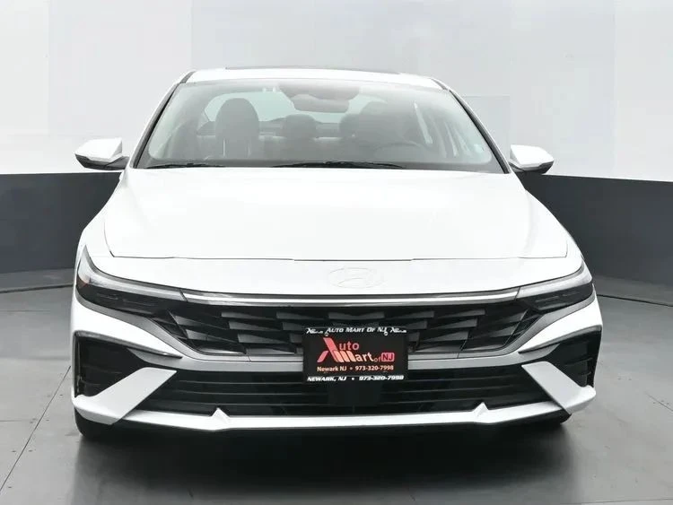 2025 Hyundai Elantra - Image 3 of 12