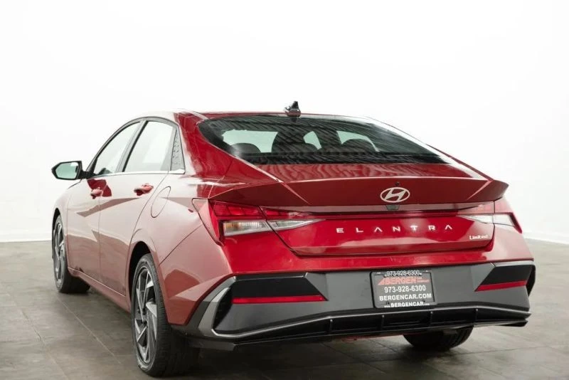 2025 Hyundai Elantra - Image 12 of 12