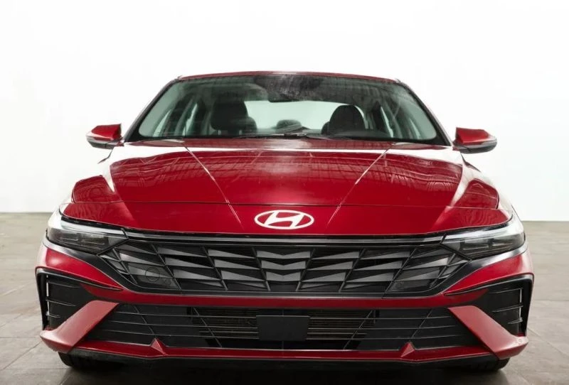 2025 Hyundai Elantra - Image 2 of 12