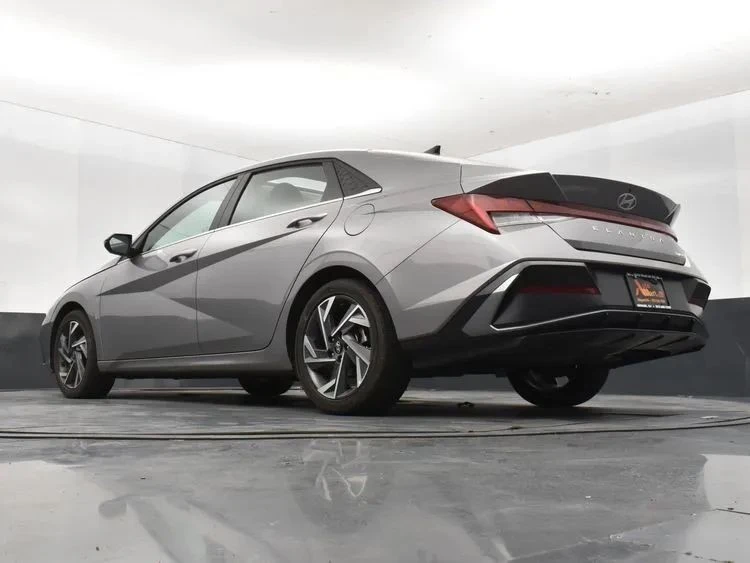 2025 Hyundai Elantra - Image 12 of 12