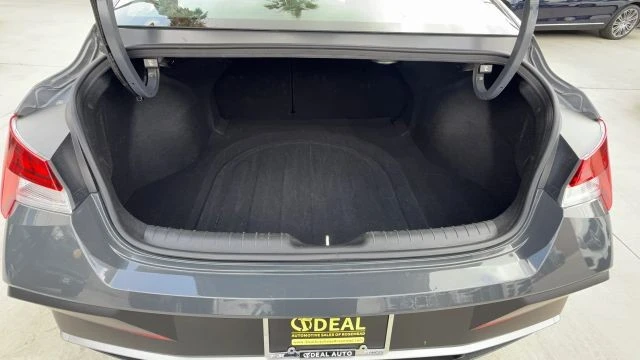 2025 Hyundai Elantra - Image 16 of 16