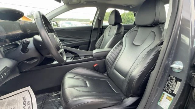 2025 Hyundai Elantra - Image 12 of 16