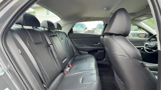 2025 Hyundai Elantra - Image 14 of 16