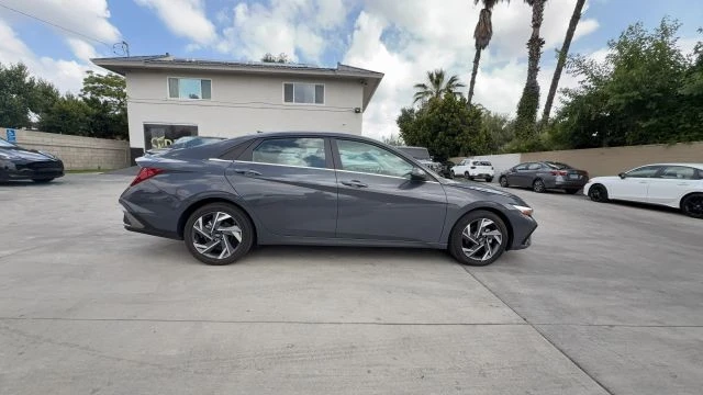 2025 Hyundai Elantra - Image 7 of 16