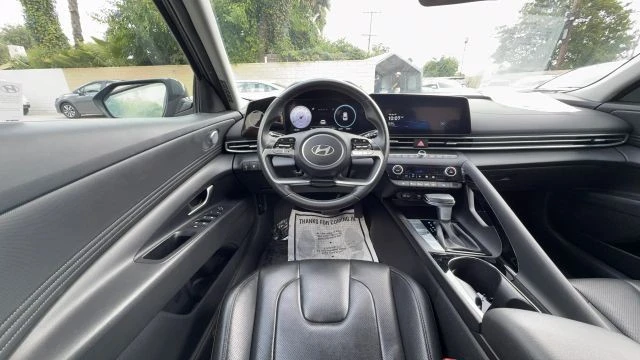 2025 Hyundai Elantra - Image 10 of 16