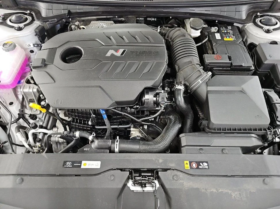 2025 Hyundai Elantra - Image 15 of 16